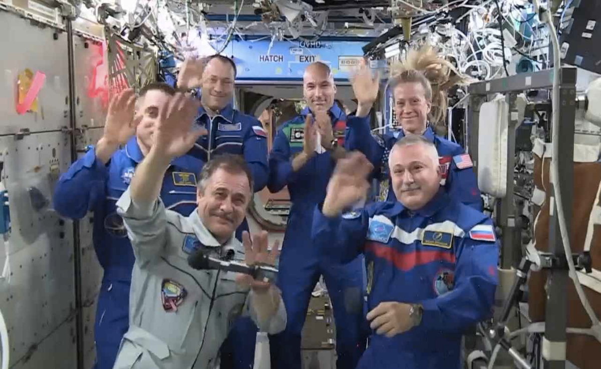 US-Russian Space Crew Returns to Earth Tonight: How to Watch Live